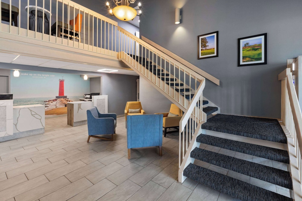 Sheboygan Vacations - La Quinta Inn by Wyndham Sheboygan - Property Image 2