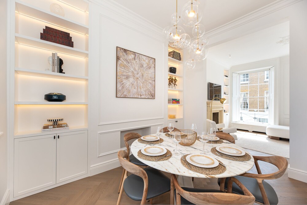 Elegant and Bright 3-bed Flat Near Sloane Square