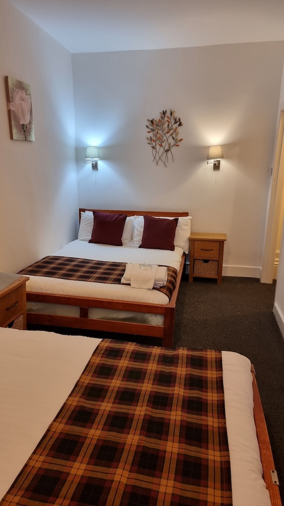 The Hampton Court Guesthouse