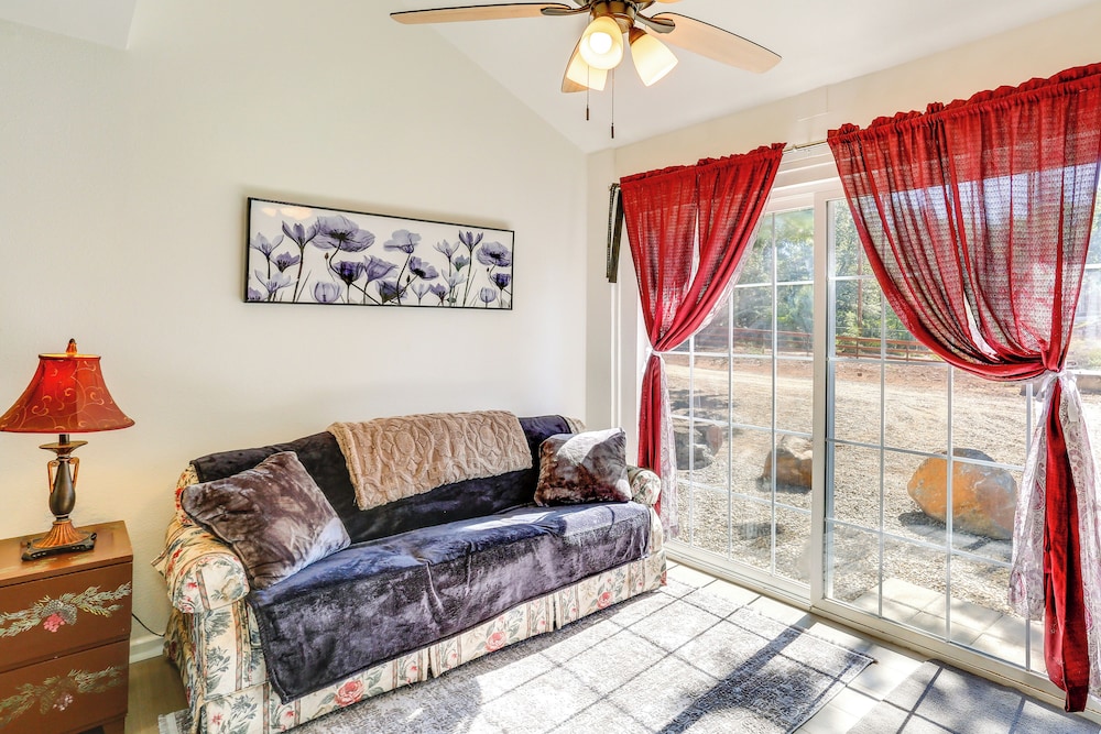 Private Horse Stall: Unplug at Shingletown Home!