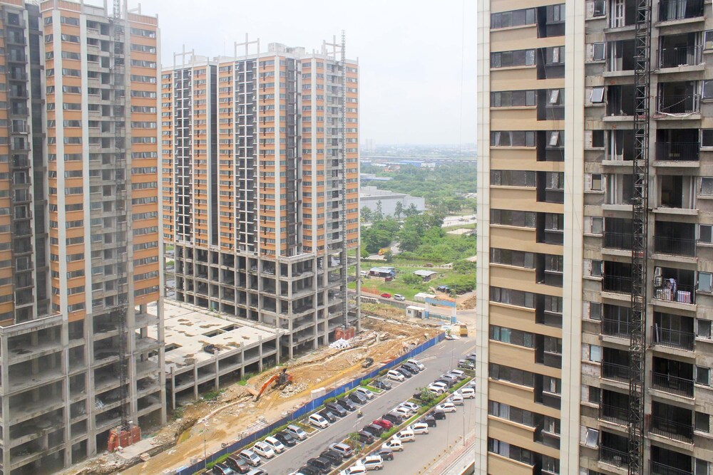 Spacious And Bright 2Br At Meikarta Apartment view 4