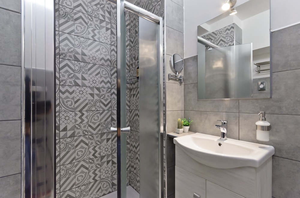 B&B Tohouse Deluxe