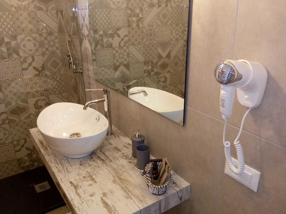 Minerva Guesthouse en Pavia — bathroom