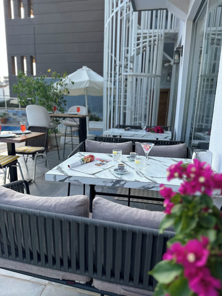 Mogons Exclusive Hotel - Image 84