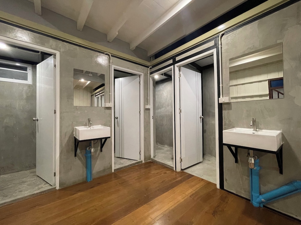 Green Cabin Hostel