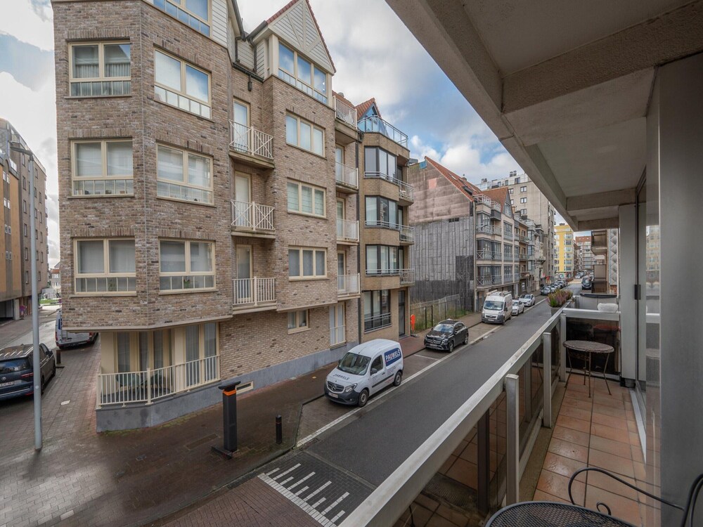 Apartment in Heist Near the Beach