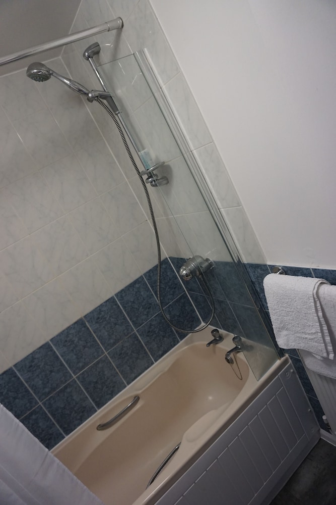 Holt Apartment