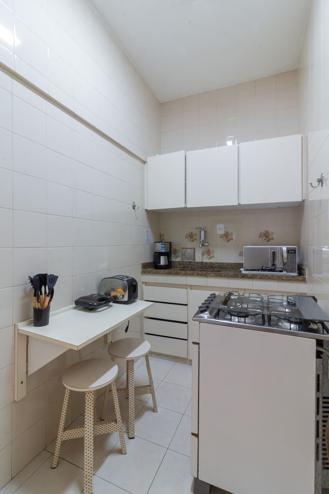 5 Minutes From Copacabana Beach Bi404