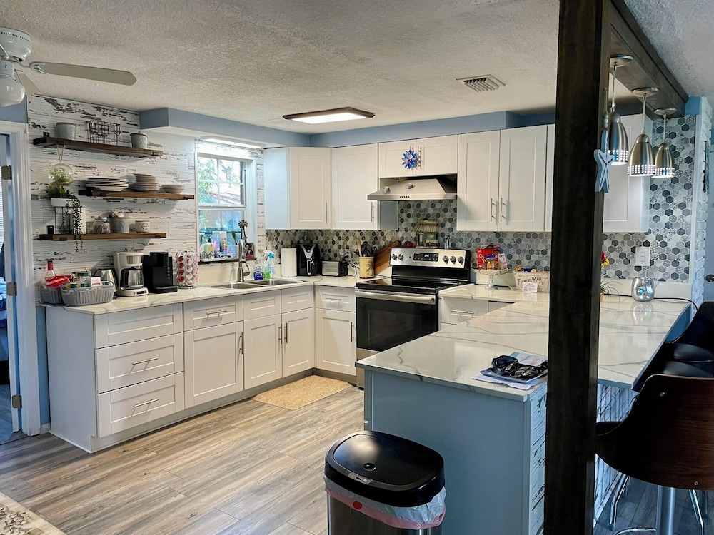 Gulf Side Getaway near Downtown Beaches