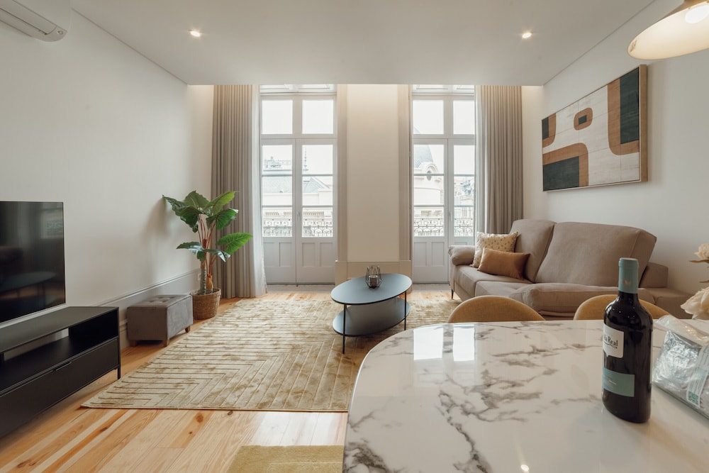 Heart OF Porto Apartment E Duplex by Vacationy
