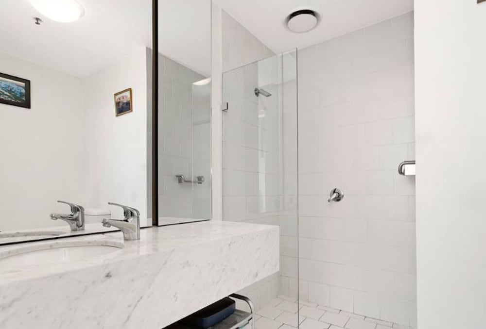 Readyset Apartments at QV
