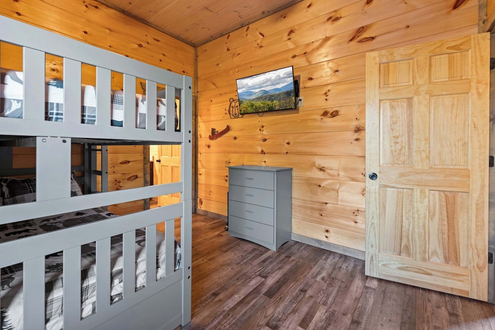 Modern Cabin w/ Pool, Hot Tub, Games & More! view 5