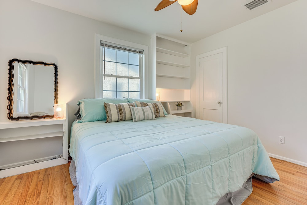 4 Mi to Dtwn Jacksonville: Chic Home w/ Porch!
