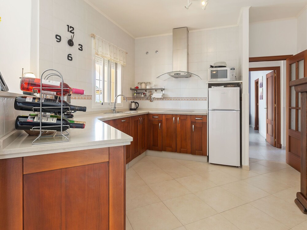 Detached Villa With a Large Private Swimming Pool photo 5
