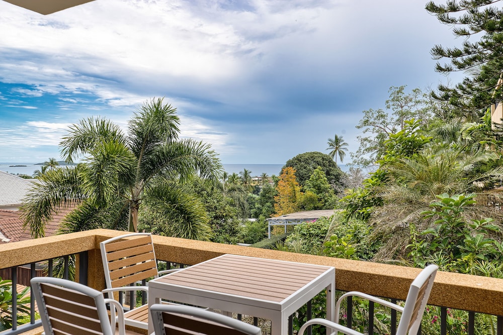 Baan Rawee Villas