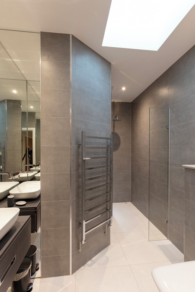 Stunning Central Windsor Town House