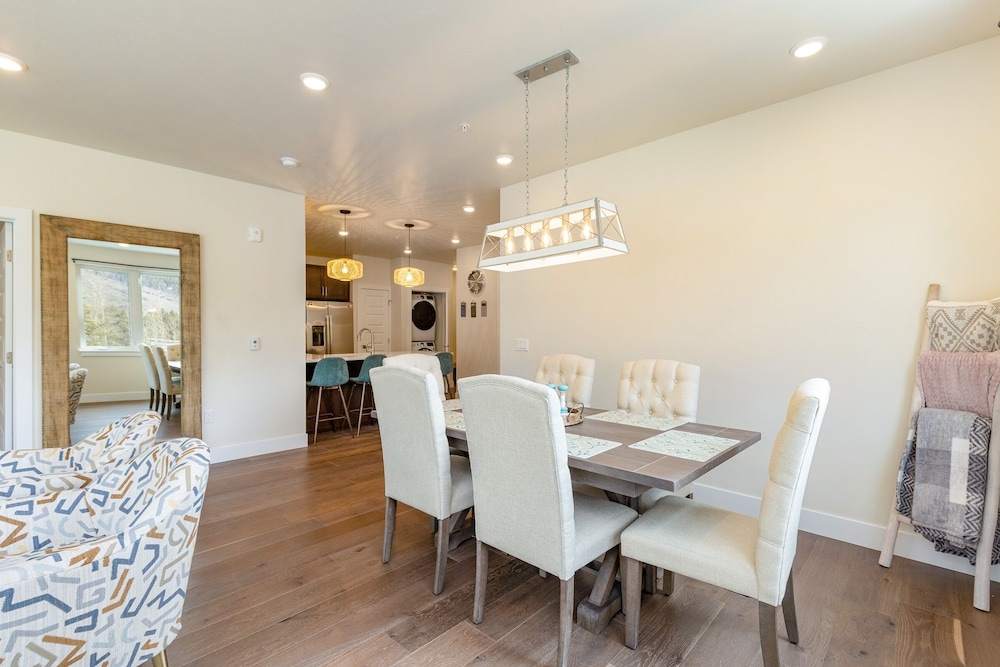 204 Clearwater Lofts 2 Bedroom Condo by RedAwning view 4
