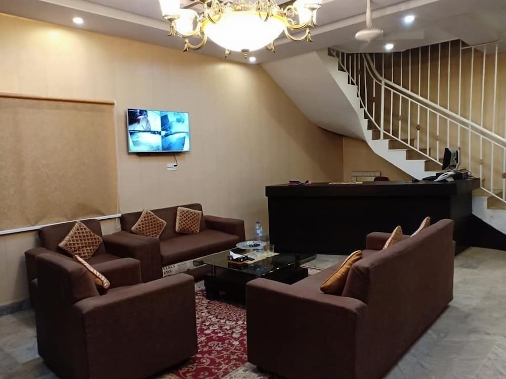 Hotel Defence Inn view 3