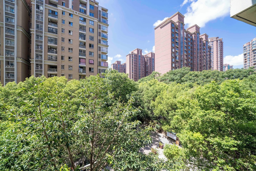 Tyms Morden 3BR 2BA APT Bella Vita