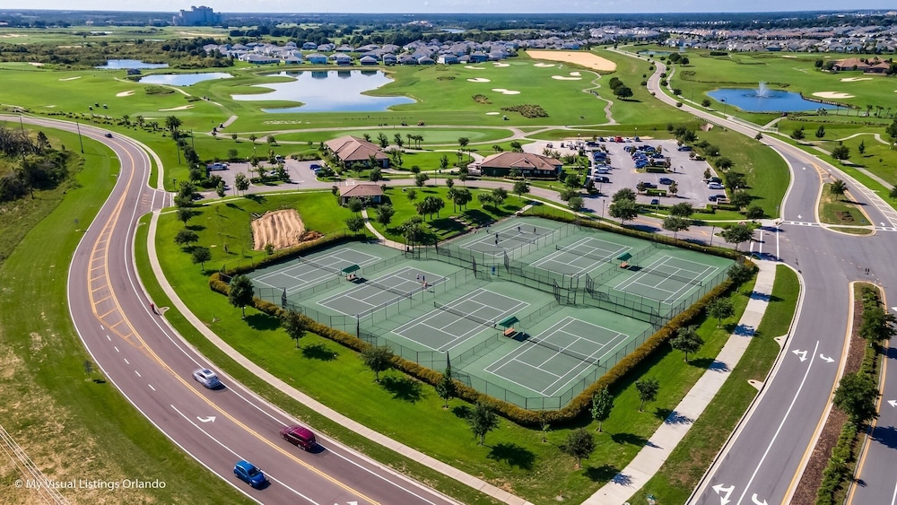 Orlando Resort Retreat Fun-filled Family Haven 5 Bedroom Home