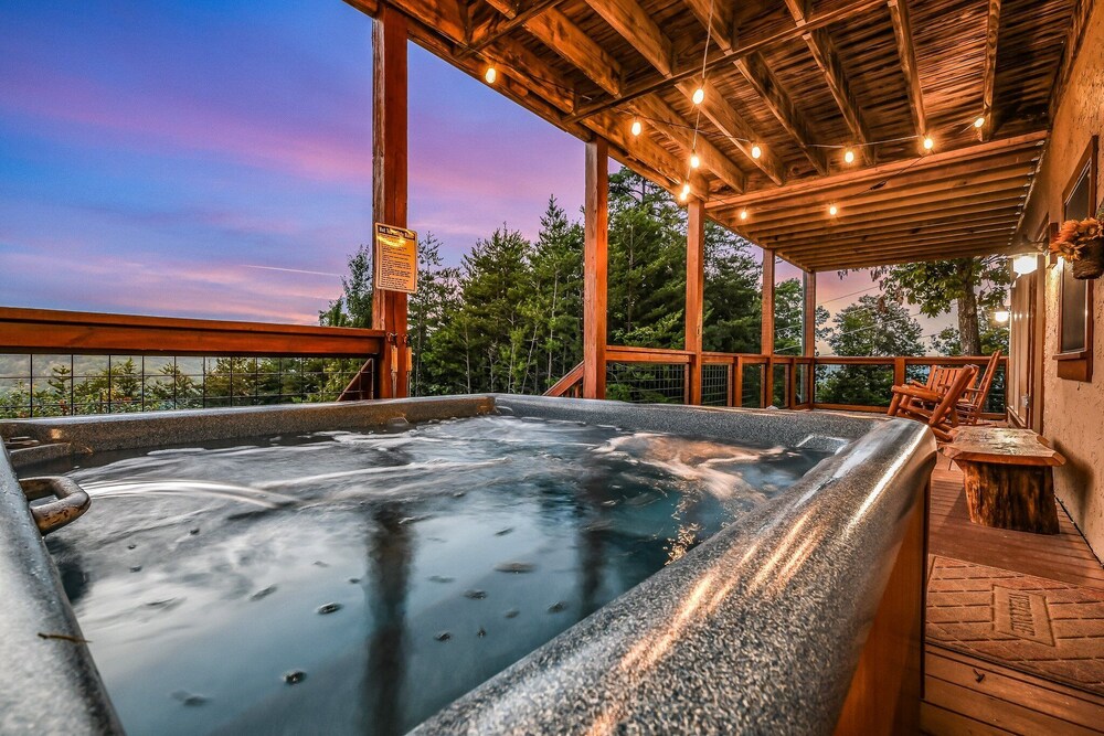 Panoramic Pointe 2 Bedroom Cabin