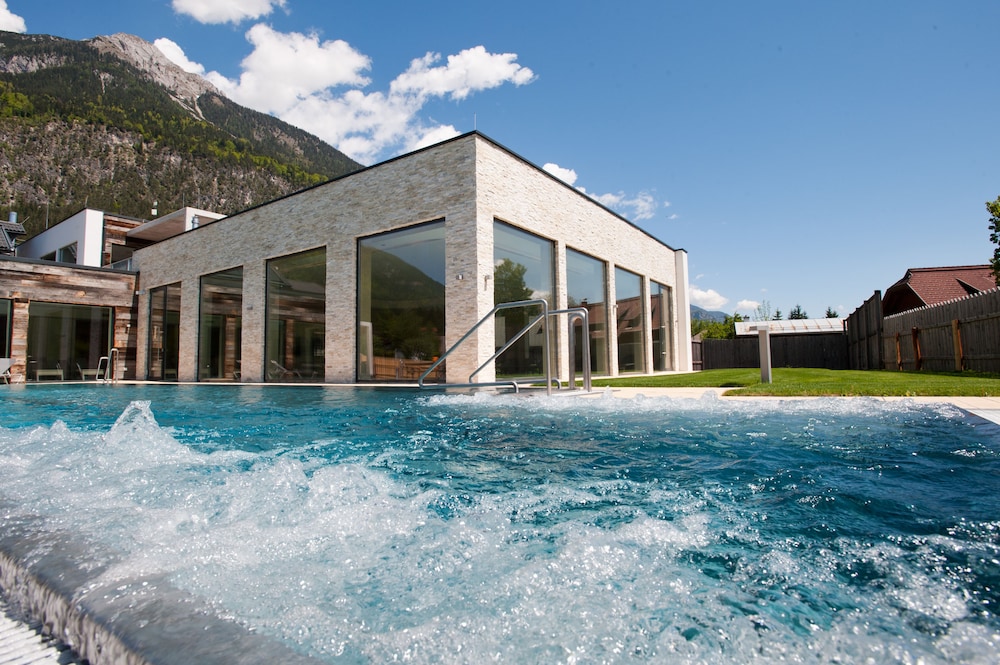 Schluga Spa Apartments & Mobile Homes