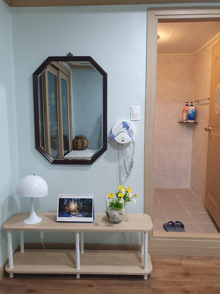 Sokcho Dderak Pension