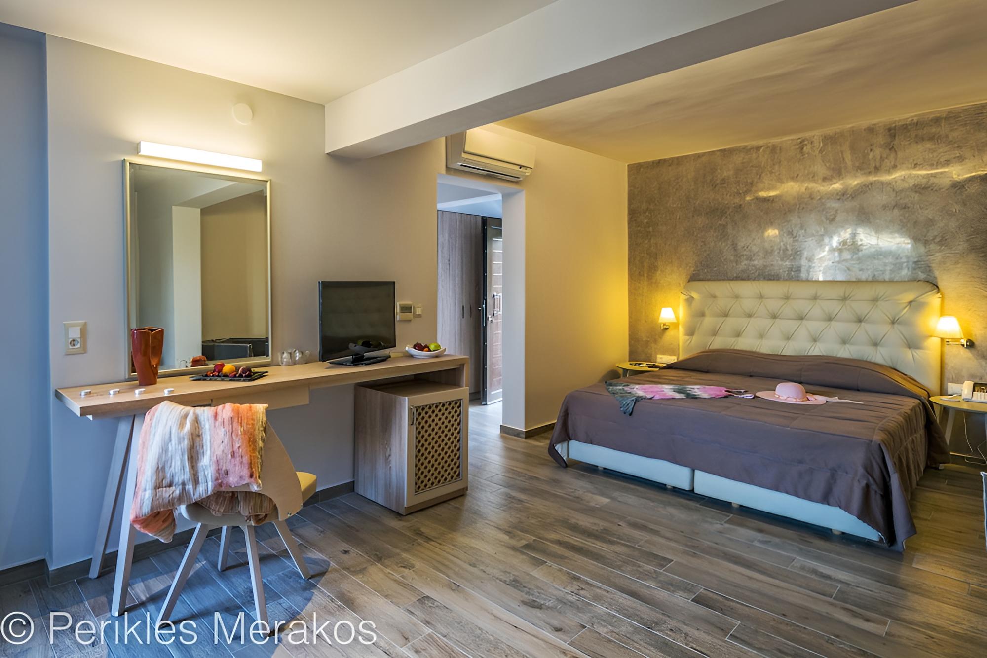 Lagomandra Beach Hotel