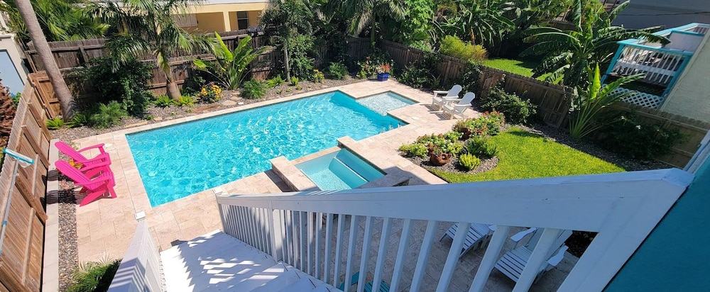 Tranquil Turquoise Retreat