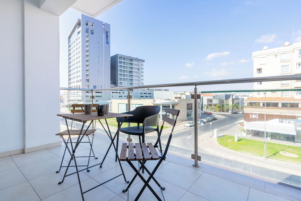 Harbor Apartments in Larnaca