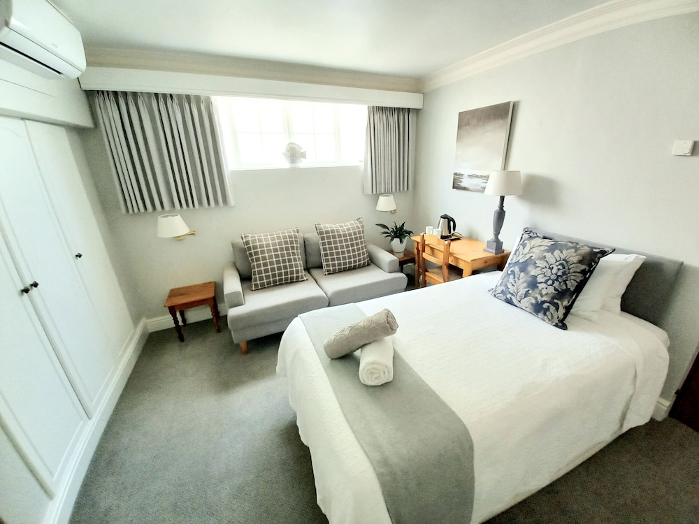 Cheriton Guest House Bed & Breakfast view 3