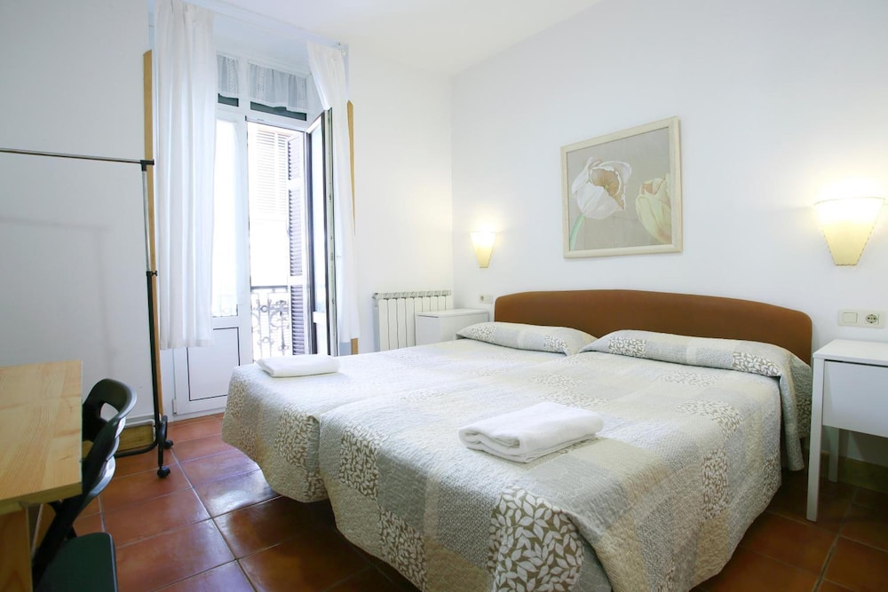 San Sebastian Vacations - Pension San Juan - Property Image 25