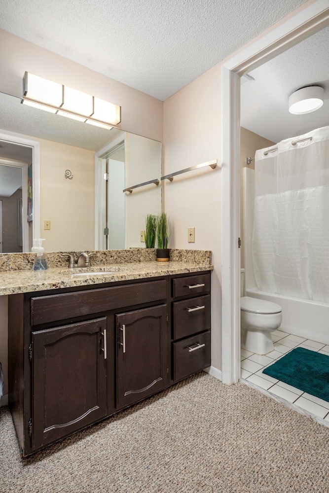 2BDR Loft Suite Golf Course Condo 5549 view 3
