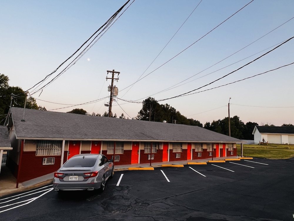 Linwood Motel - Property Image 10