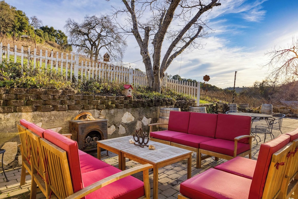 Luxury Wine Country Haven Vineyard Views Near Top Wineries Adelaida Farmhouse