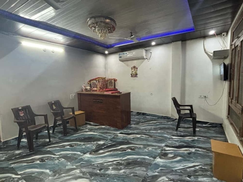 Hotel Awadh Pearl