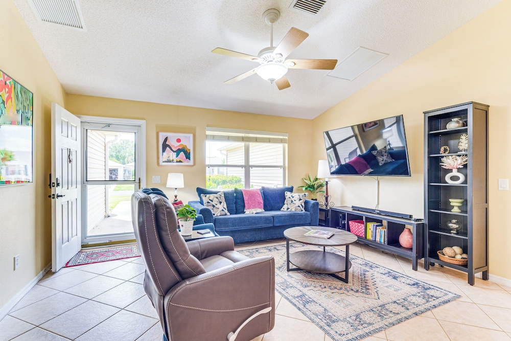 Peaceful Escape w/ Golf Cart in The Villages!