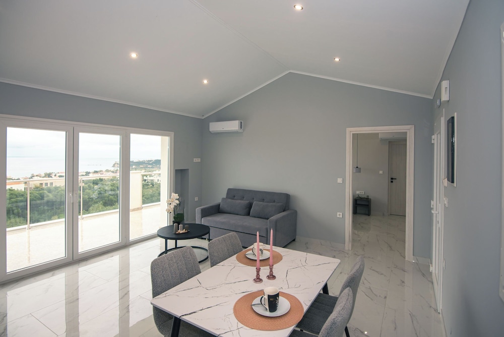 Gigi Star Luxury ApartVilla with Pool, Sea View
