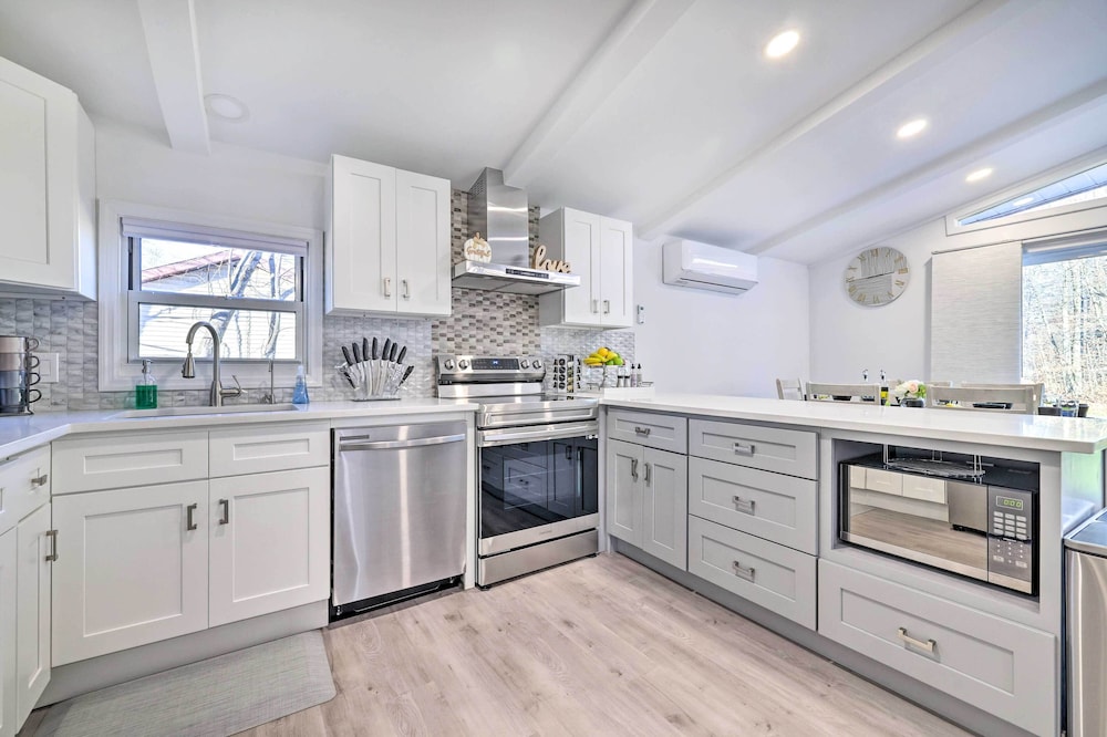 Tobyhanna Home w/ Game Room  Lake Access! - Property Image 24