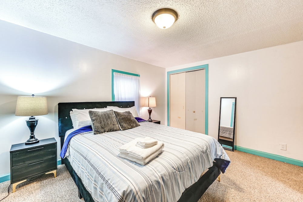 1 Mi to Stadium: Home w/ Porch in Greenville!