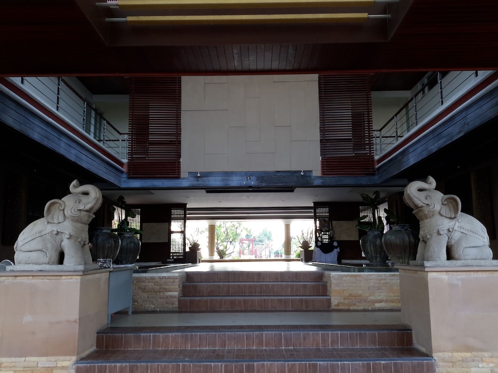 Beachfront Family Penthouse Hua Hin