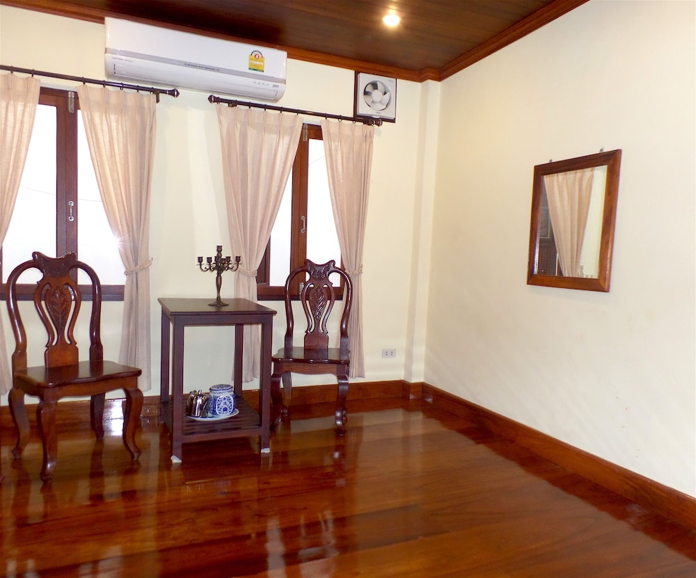 Peninsula Villas