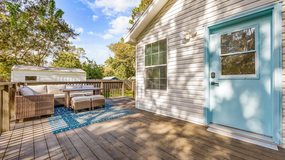 The Oak Hideaway Pet Friendly 3bd! view 3