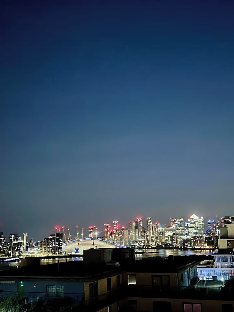 London Gateway Apartment