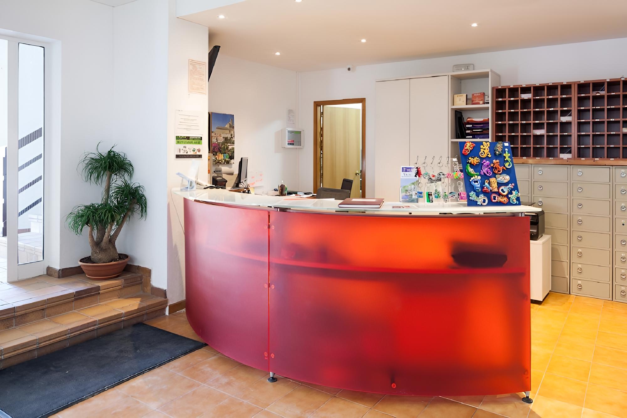 Aparthotel Puerto Cala Vadella