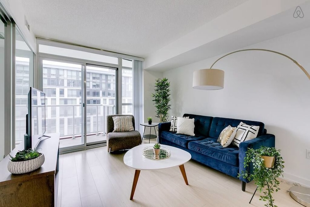 City Condo by Rogers Centre - Image 3