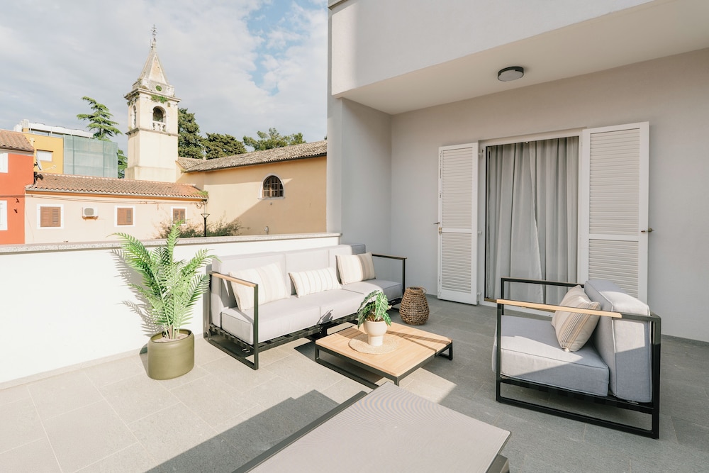 Al Porto Suites