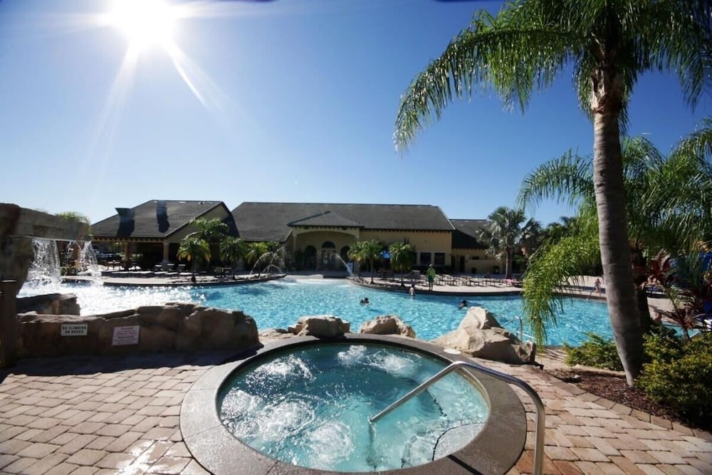 Sunny Paradise Retreat At Paradise Palms By Shine Villas 4 Bedroom Townhouse