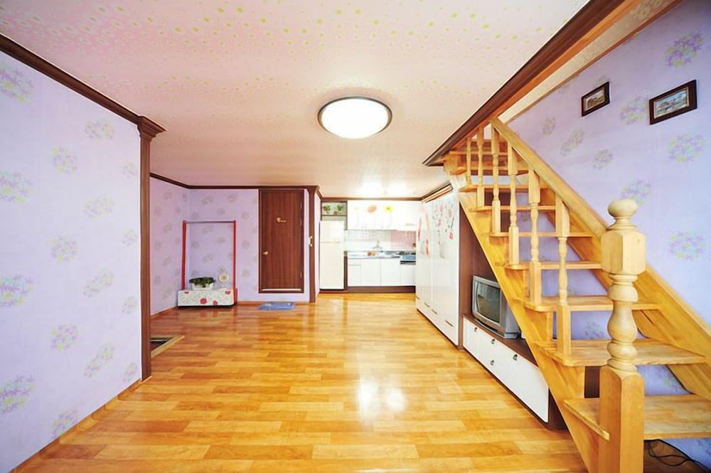 Star Song Pension