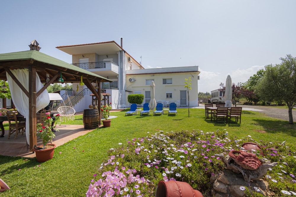 Frezia Studio by Travelpro Services photo 1